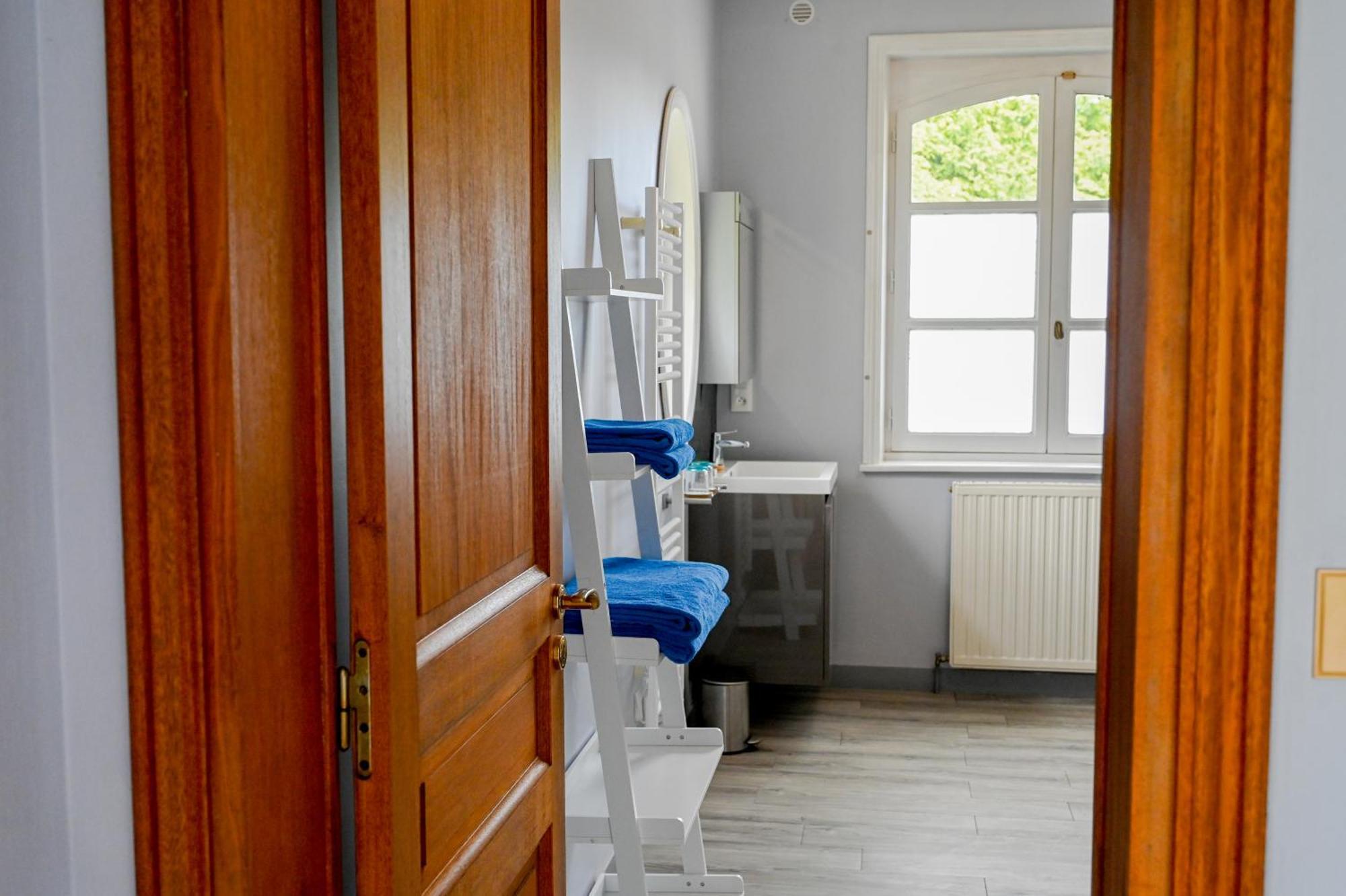La Fontaine Dort Bed & Breakfast Tessy-sur-Vire Exterior photo